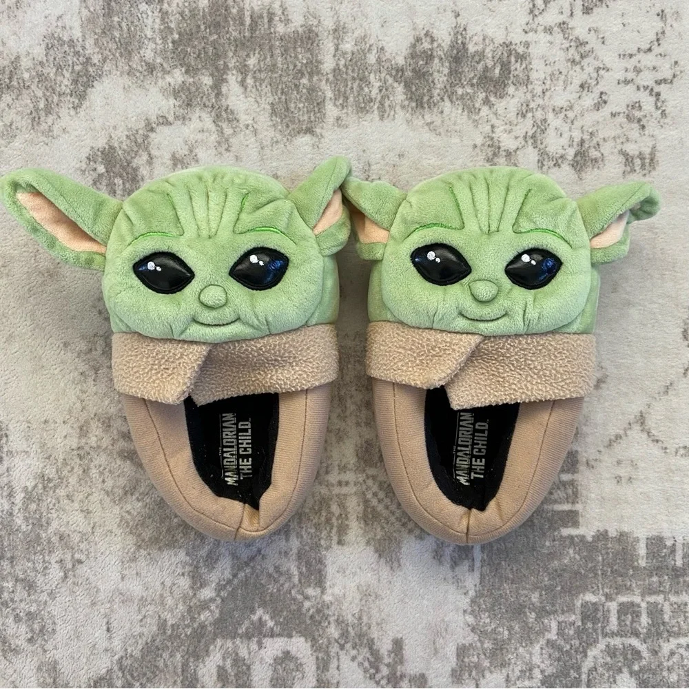 Star Wars The‎ z Mandalorian Green and Tan Baby Yoda Slippers Size 13-1